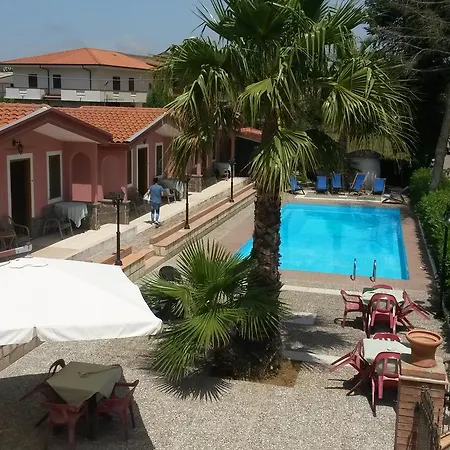 La Pineta 3*